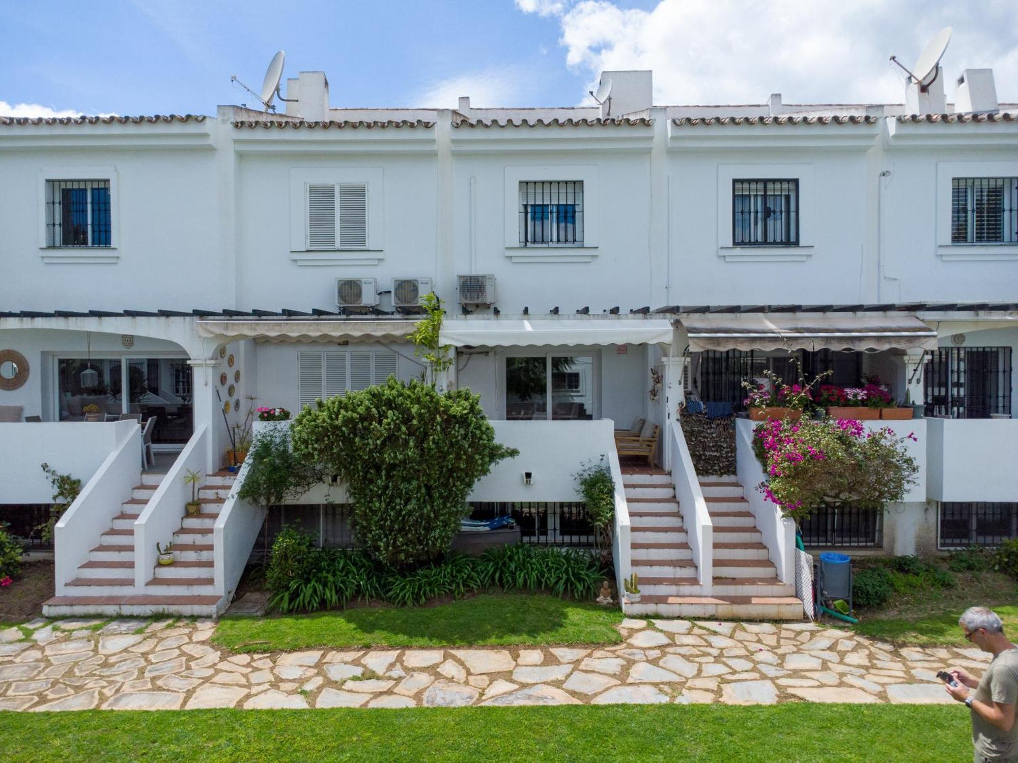 Townhouse Nueva Andalucia Ferienhaus